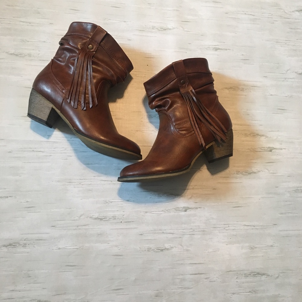 Fringed cuff boots!